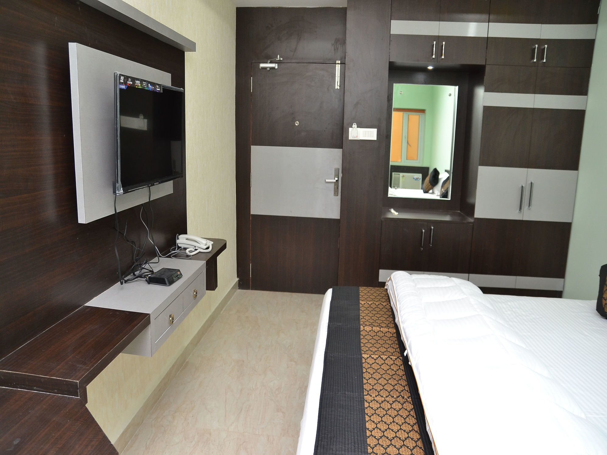 Oyo 2770 Hotel 7Saat Bhubaneswar Exterior photo